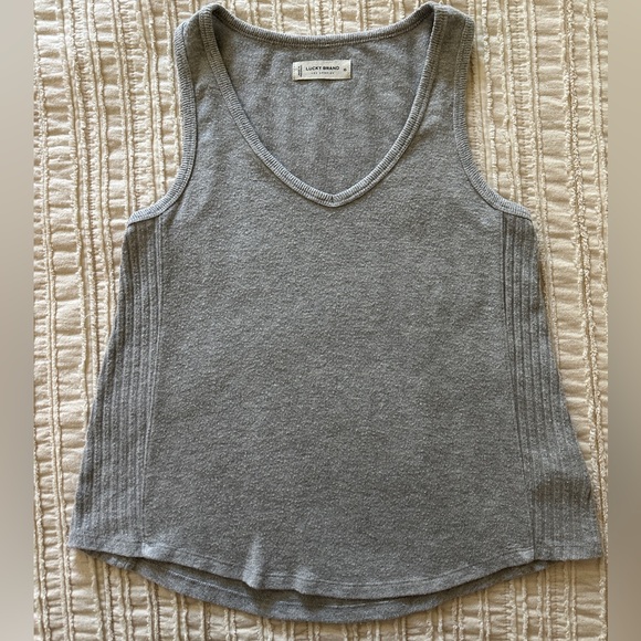 Lucky Brand 🍀 light grey thin sweater tank top - Picture 3 of 9